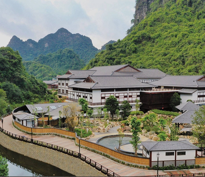 Yoko Onsen Quang Hanh 